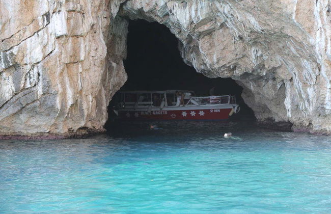 Excursão à Gruta Azul e Nossa Senhora das Rochas de barco - Foto 3