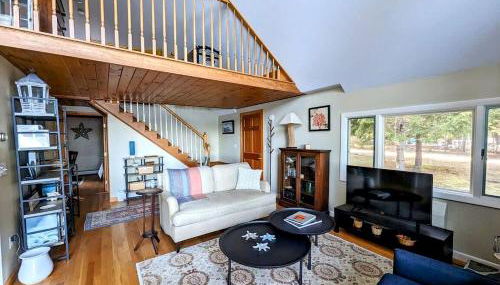 Oceanfront Cottage with Fire Pit & Direct Water Access Near Acadia National Park in Hancock, Maine - Foto 4