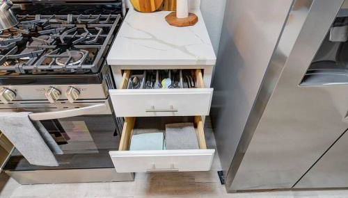 Stylish home Garage Walk to Lake Minutes from Airport - Foto 5