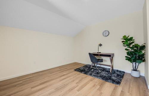 Spacious House in Prime Location - Photo 42