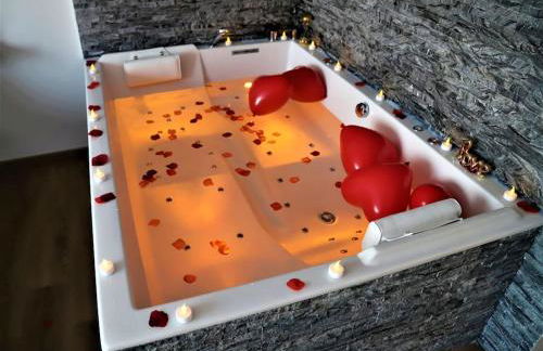 LE COCON- Jacuzzi & Sauna privés By SweetDreams - Foto 14