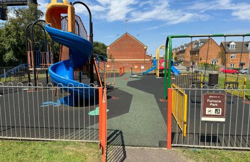 PARK VIEW, 6 bed family home, wifi parking, garden - Foto 10