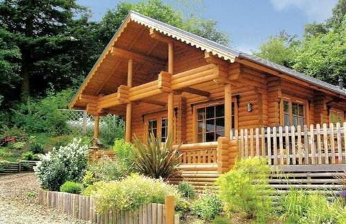 Countryside 3 Bedroom Log Cabin With Private Hot Tub - Ash - Foto 13