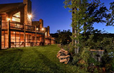 Luxury Lakefront Chalet Resort 2 Pools FREE Amenities Dock Kayaks Waterslide - Foto 55