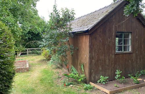 Cabin Sleeps 4 with Garden & Free Parking - Foto 9
