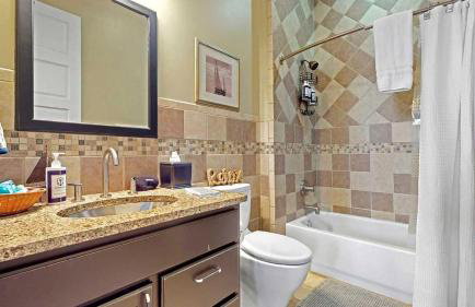Luxury Downtown South Haven Condo With Rooftop Deck - Photo 14