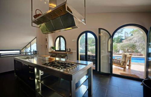 Villa de lujo de 4 dormitorios, piscina y barbacoa - Foto 49