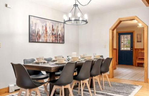 3 Mi to SR! Sleeps 25, Spacious, Hot Tub, Arcade! - Foto 17