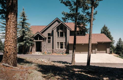 Peaceful Getaway with Hot Tub - Views - Evergreen - Foto 49