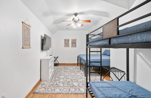 Cabin 3 Miles off I-40-hot tub-firepit-secluded better than a Hotel - Photo 7