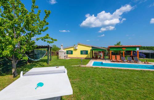 Villa Vrt, a private and fully fenced forest retreat - Photo 4