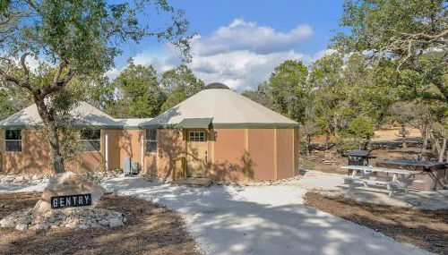 Gentry- Luxury Yurt-Cabin - Family Glamping Canyon Lake w Private Hot Tub - Foto 2