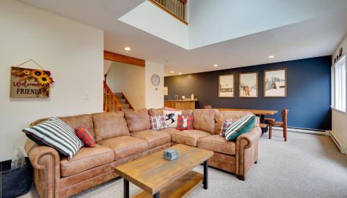 Sunny Stratton Townhome about 1 Mi to Skiing! - Foto 1