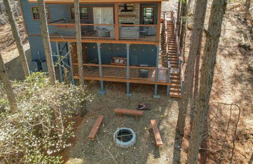 Serene Broken Bow Cabin with Hot Tub and Fire Pit! - Photo 3
