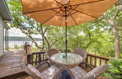 Lakefront Canadian Gem Fire Pit, Decks and Grills - Foto 22