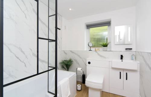 The View in Moelfre for 8 people with sea views - Pass the Keys - Photo 41