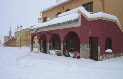 CASERIO INAZARES - CASAS DE MONTAÑA CON CHIMENEA Y NIEVe - Foto 51