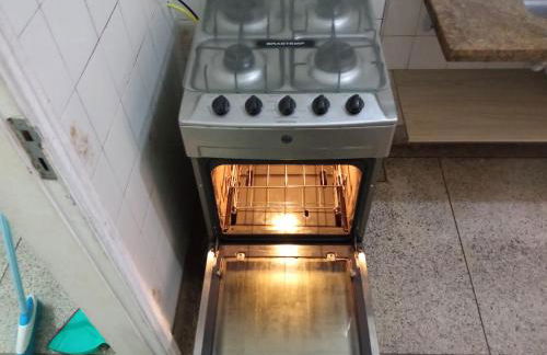 Apto frente ao mar, ar cond. frio e Wi-Fi - Foto 37