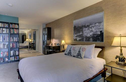 Cozy Aviation Style Lake View Condo at The Shores - Foto 35