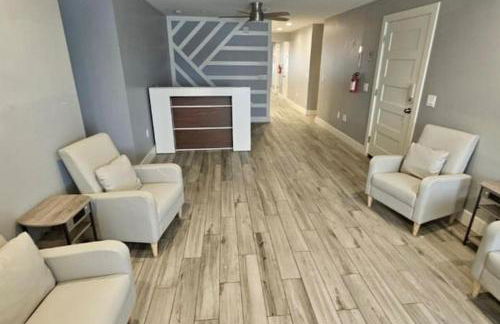 PHX Airport 9BR, 7BA, BBQ, events and pets Allowed - Photo 3