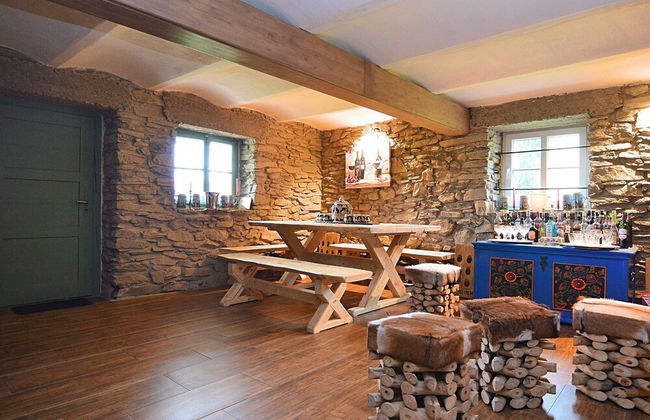 Spacious Villa near Forest in Buchet - Photo 16