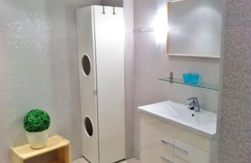 Superb Central Market Apt - Photo 15