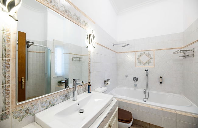 Vouliagmeni Athenian Riviera Villa - Photo 41