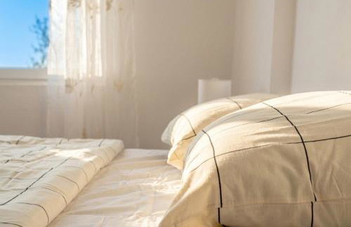 The Beach White House - 80m from the Beach - Renovated - Foto 9