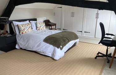 The Old Mint House F1 Silverstone Racetrack - Foto 29