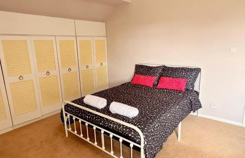 6-Beds, Private Road, Beautiful Garden - Foto 14