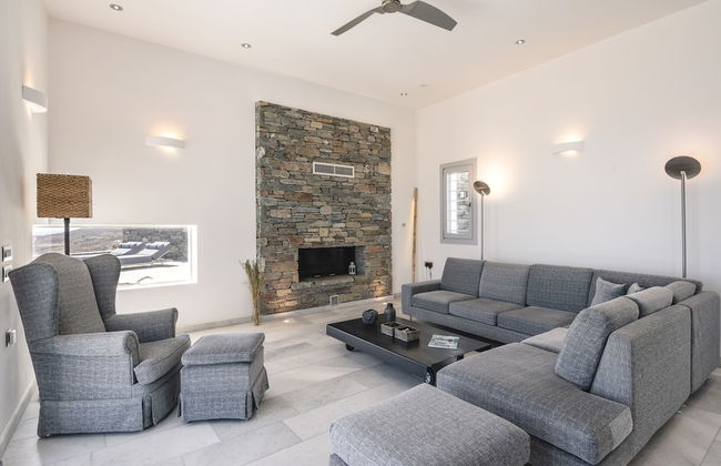 Luxury Villa With Pool And Sea View..! - Photo 18