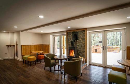 Beresford, woodland lodge, sauna, hot tubs & games for 18 - Foto 28
