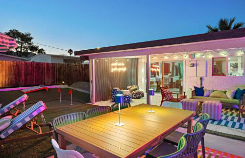 Desert Glow Getaway - Pool - Lounging - Backyard Games - Foto 45