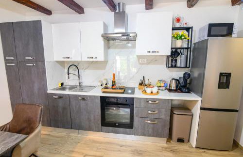 Kameni dvori - Photo 14