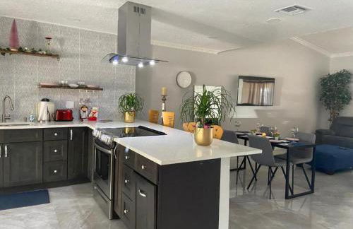 Newly Renovated Villa with Hot Tub - Foto 14