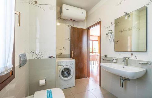 3 Bedroom Nice Home In Albarella Ro - Foto 27