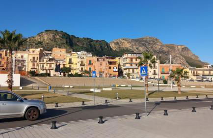 La Terrazza Solarium, in pieno centro 60m dalla stazione ferroviaria 700m dal mare - Foto 27