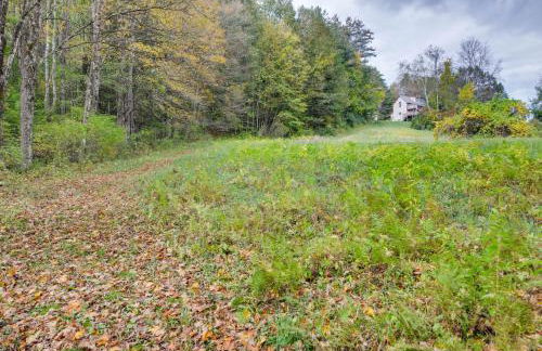 Charming Putney Home Porch, Grill and Hiking Trails - Foto 37