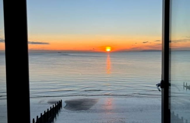 The Sea House - Ultimate Seafront Living Sunsets - Foto 4