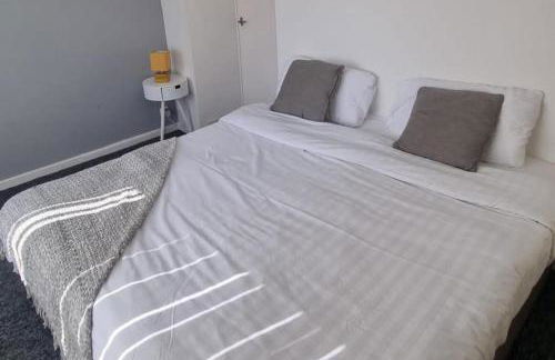 Doncaster-House-Sleeps8-Parking-Garden - Foto 1