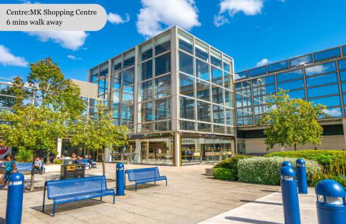 Beautiful City Centre Apartment with Free Parking, Fast-Wifi, SmartTV with Netflix and Private Garden by Yoko Property - Foto 27