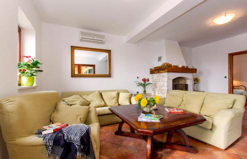 Awesome Home In Labin - Photo 4