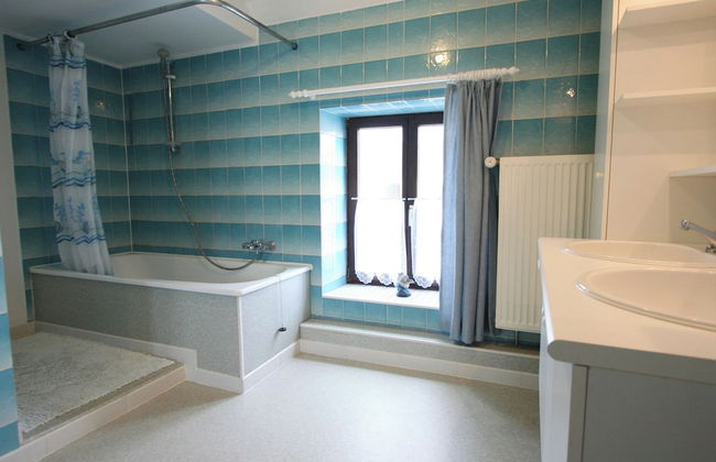 Winenne Home With Hot Tub - Photo 18