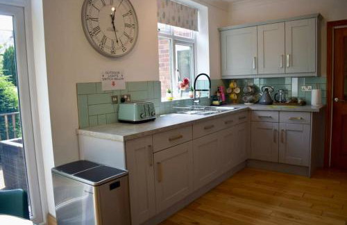 8min to City, Hot Tub House, Fire Pit, Free Parking - Foto 11