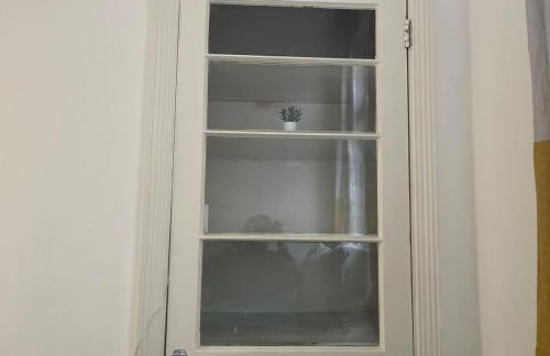 Spacious Flat! Sleeps 7, Pet Friendly and Parking - Photo 7