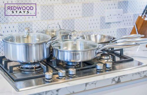 Cozy Family & Contractor Home 3X FREE Parking by Redwood Stays - Foto 37