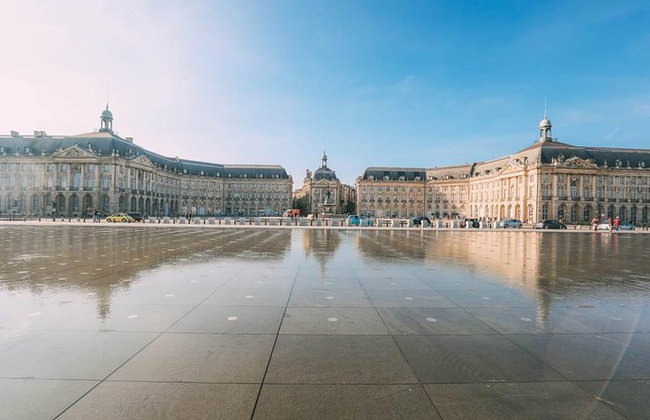 Bordeaux Old District : Private Walking Tour - Photo 1