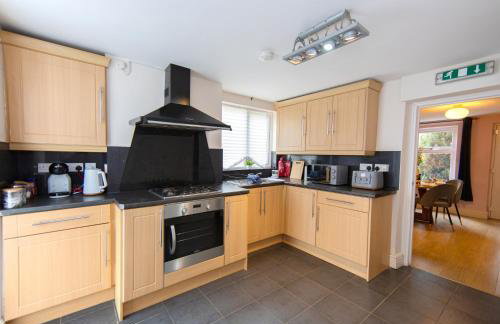 Stylish central location 3 bedroom house - Photo 11