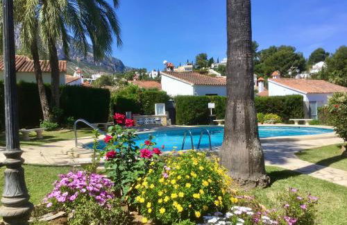 Casa de 2 dormitorios con piscina, 2 terrazas privadas, WIFI, BBQ - Photo 1