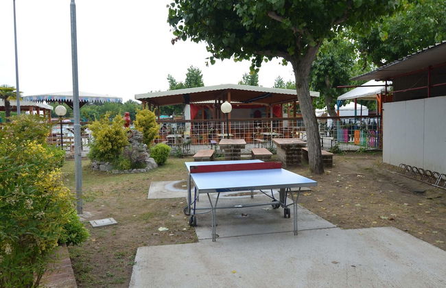 Tidy Chalet with Terrace near Sea - Foto 11